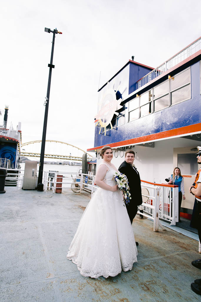 gateway clipper wedding pittsburgh pa, pittsburgh pa wedding photographer, gateway clipper wedding photographer